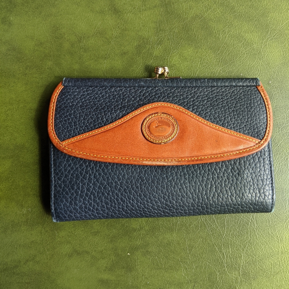 Dooney & Bourke vintage clasp wallet